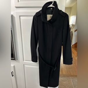 Burberry women’s jacket. Beautiful jacket size 4